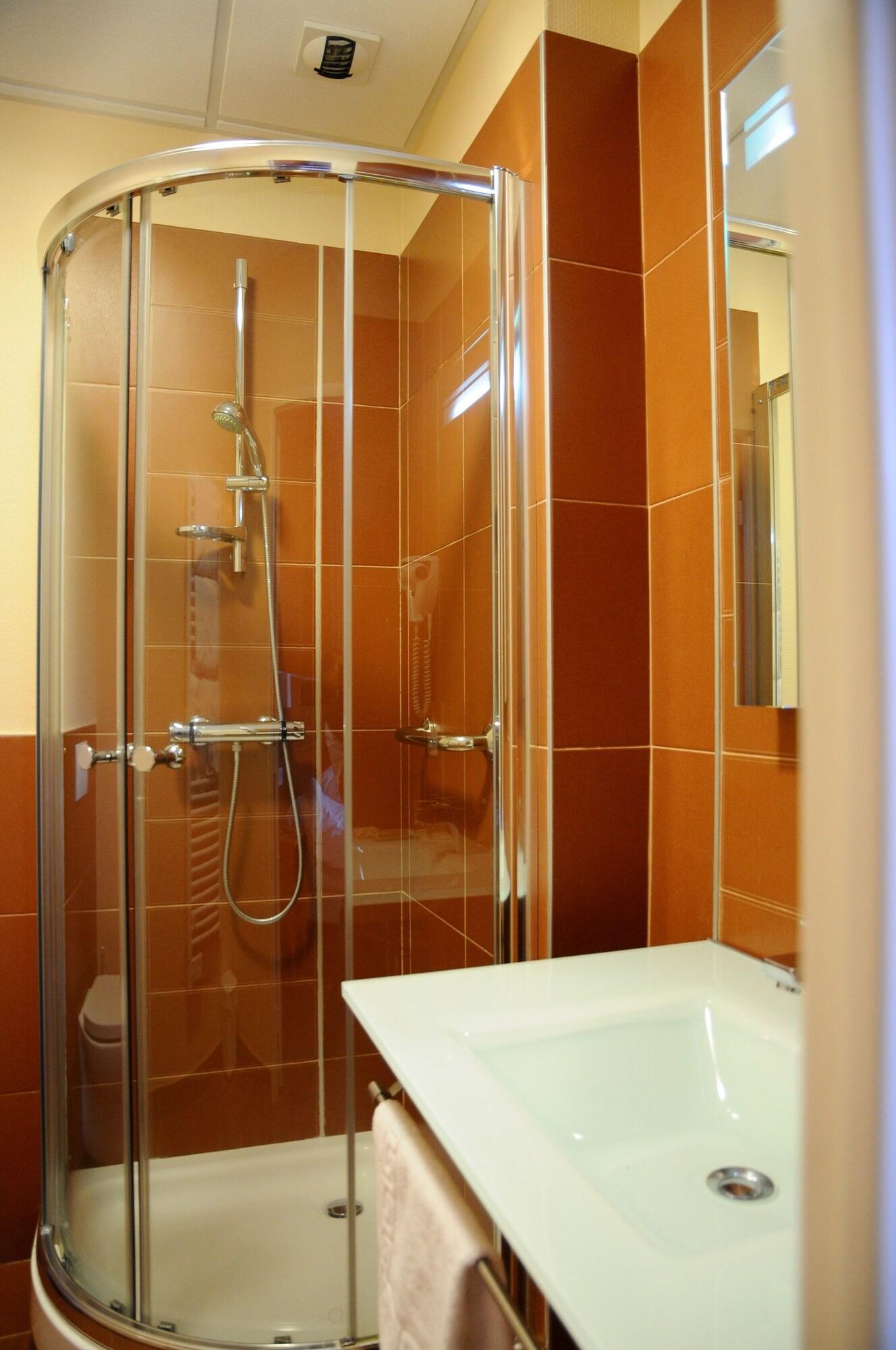 Garden & City Luxeuil Ex Le Metropole Et Les Thermes Ngoại thất bức ảnh