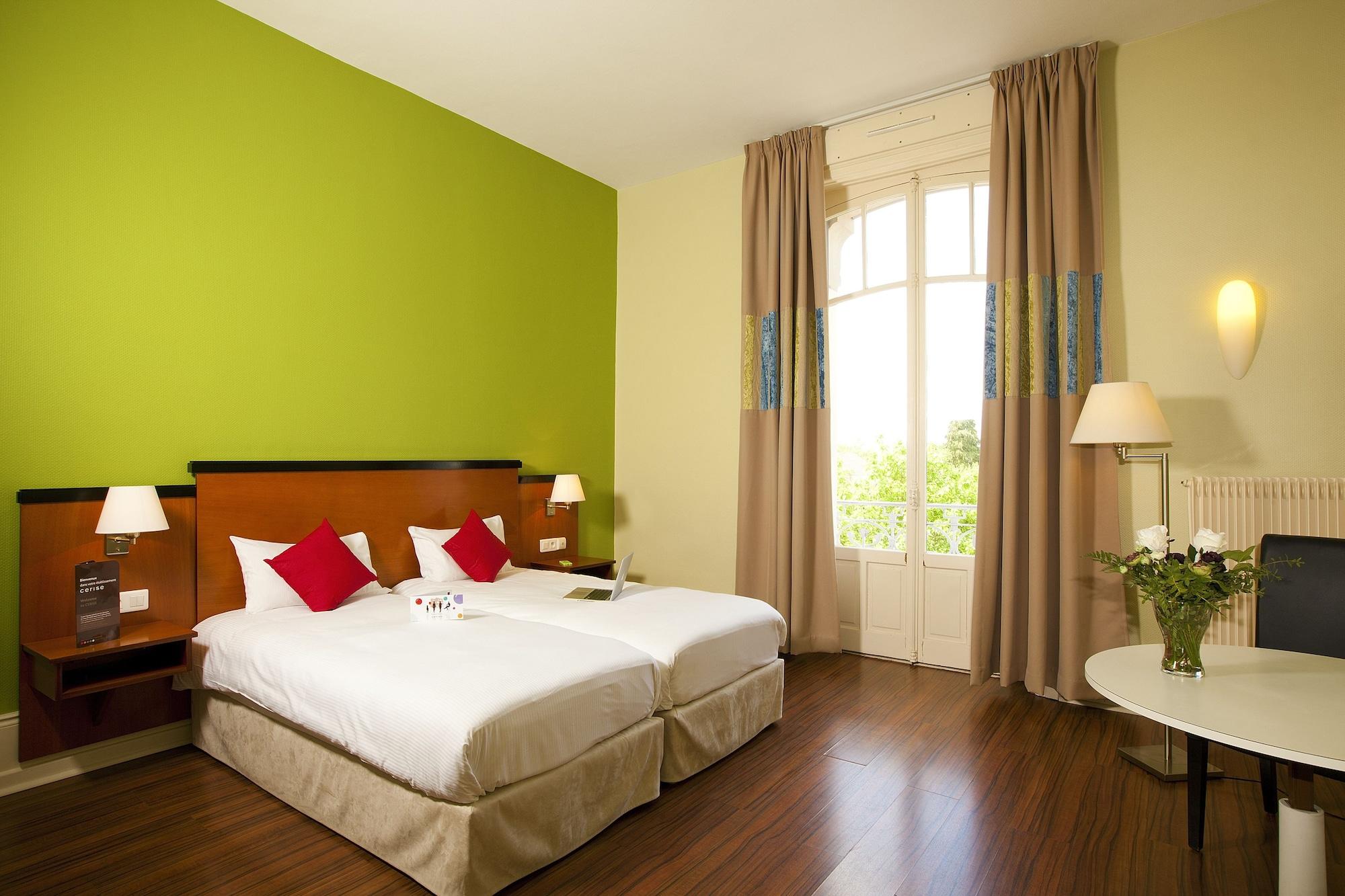 Garden & City Luxeuil Ex Le Metropole Et Les Thermes Ngoại thất bức ảnh