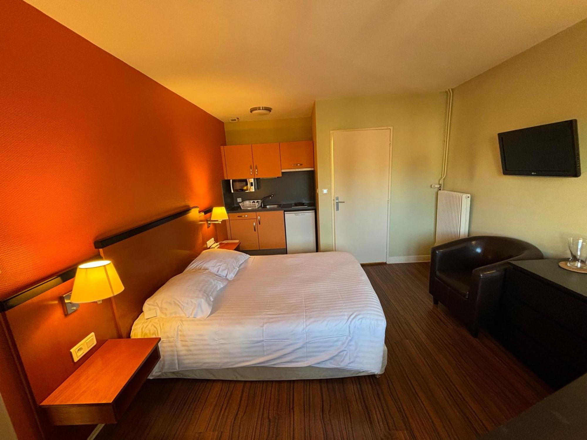 Garden & City Luxeuil Ex Le Metropole Et Les Thermes Ngoại thất bức ảnh