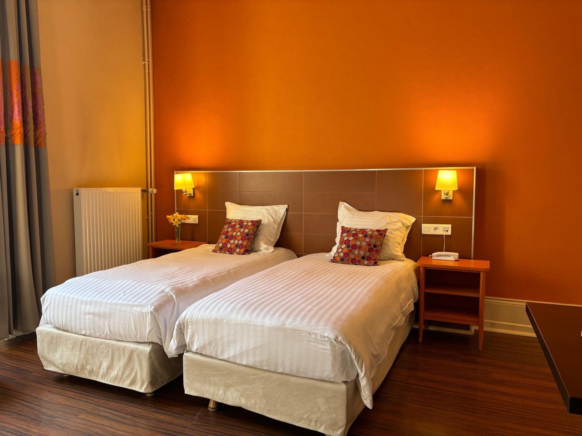 Garden & City Luxeuil Ex Le Metropole Et Les Thermes Ngoại thất bức ảnh