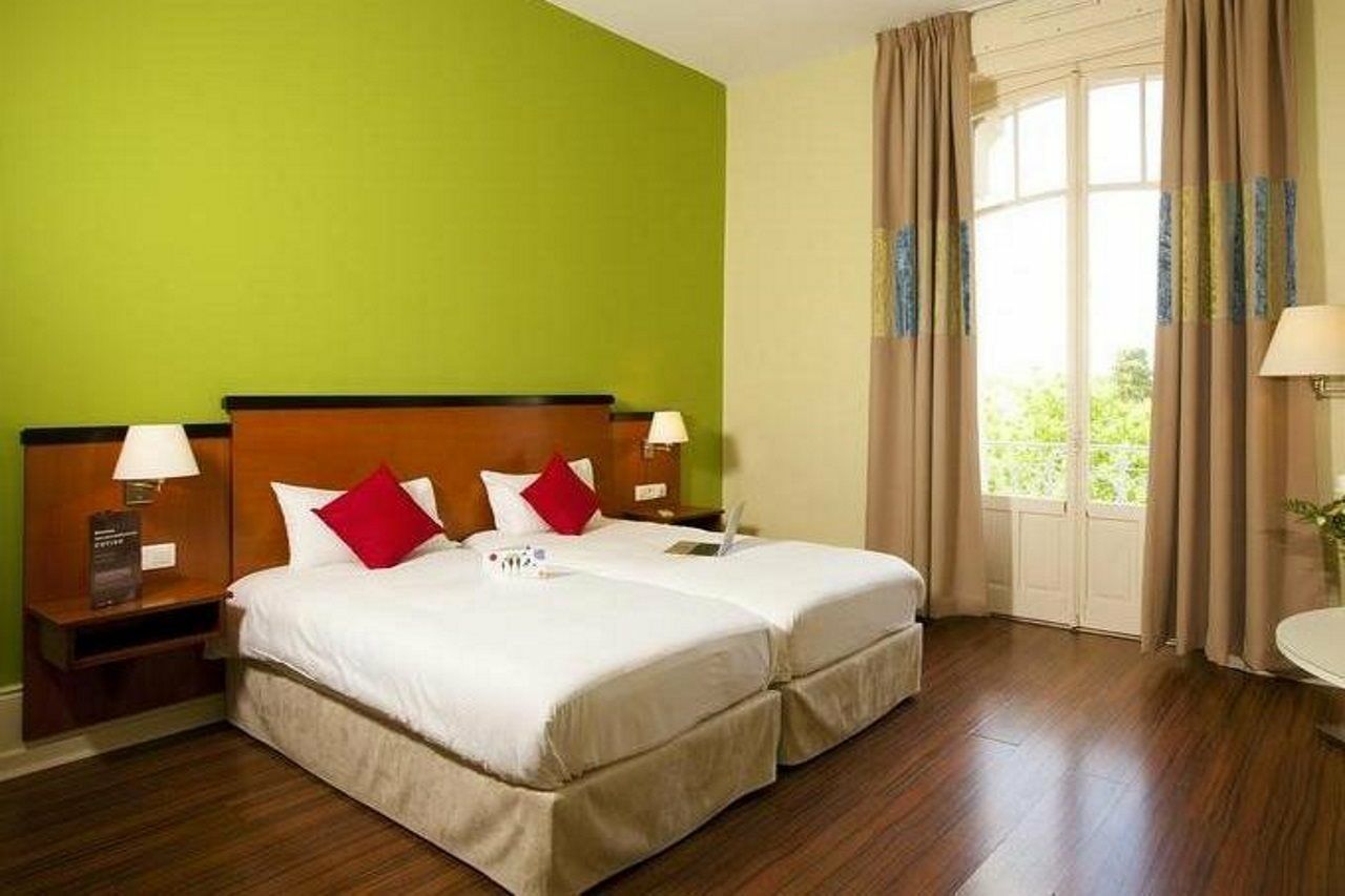 Garden & City Luxeuil Ex Le Metropole Et Les Thermes Ngoại thất bức ảnh